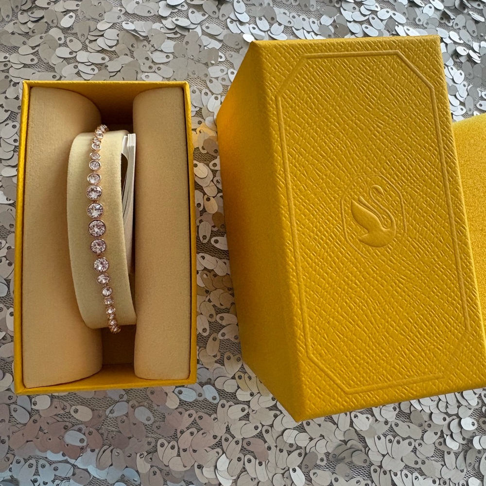 BNIB Swarovski Rose gold adjustable Bracelet